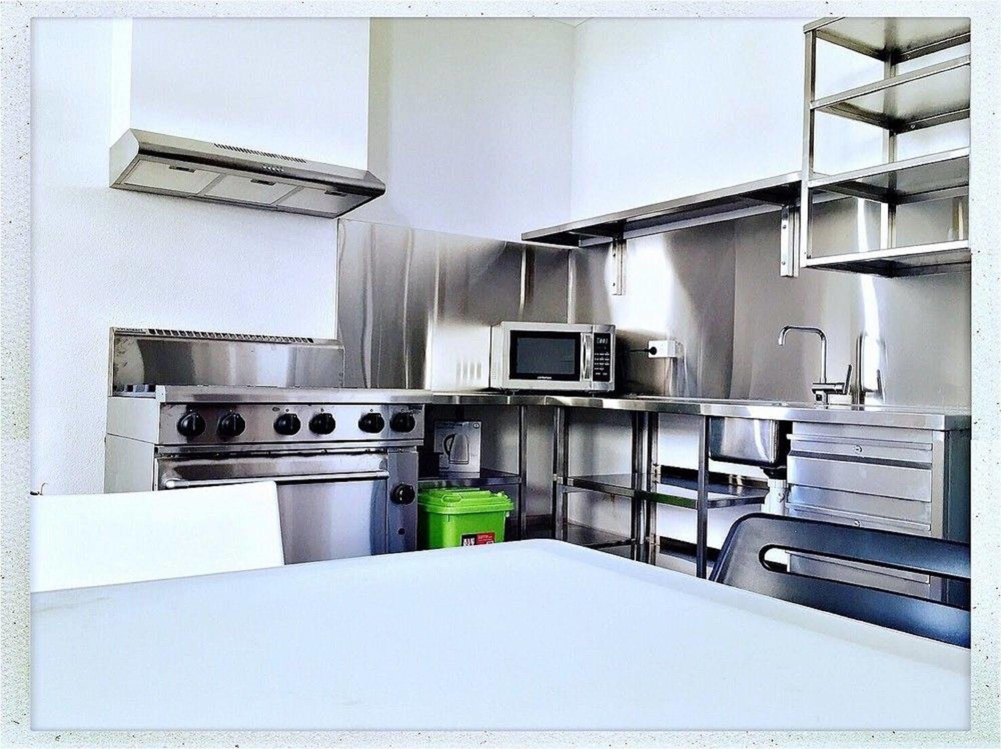 Downtown Backpackers Hostel Perth - Note - Valid Passport Required For Check In ภายนอก รูปภาพ