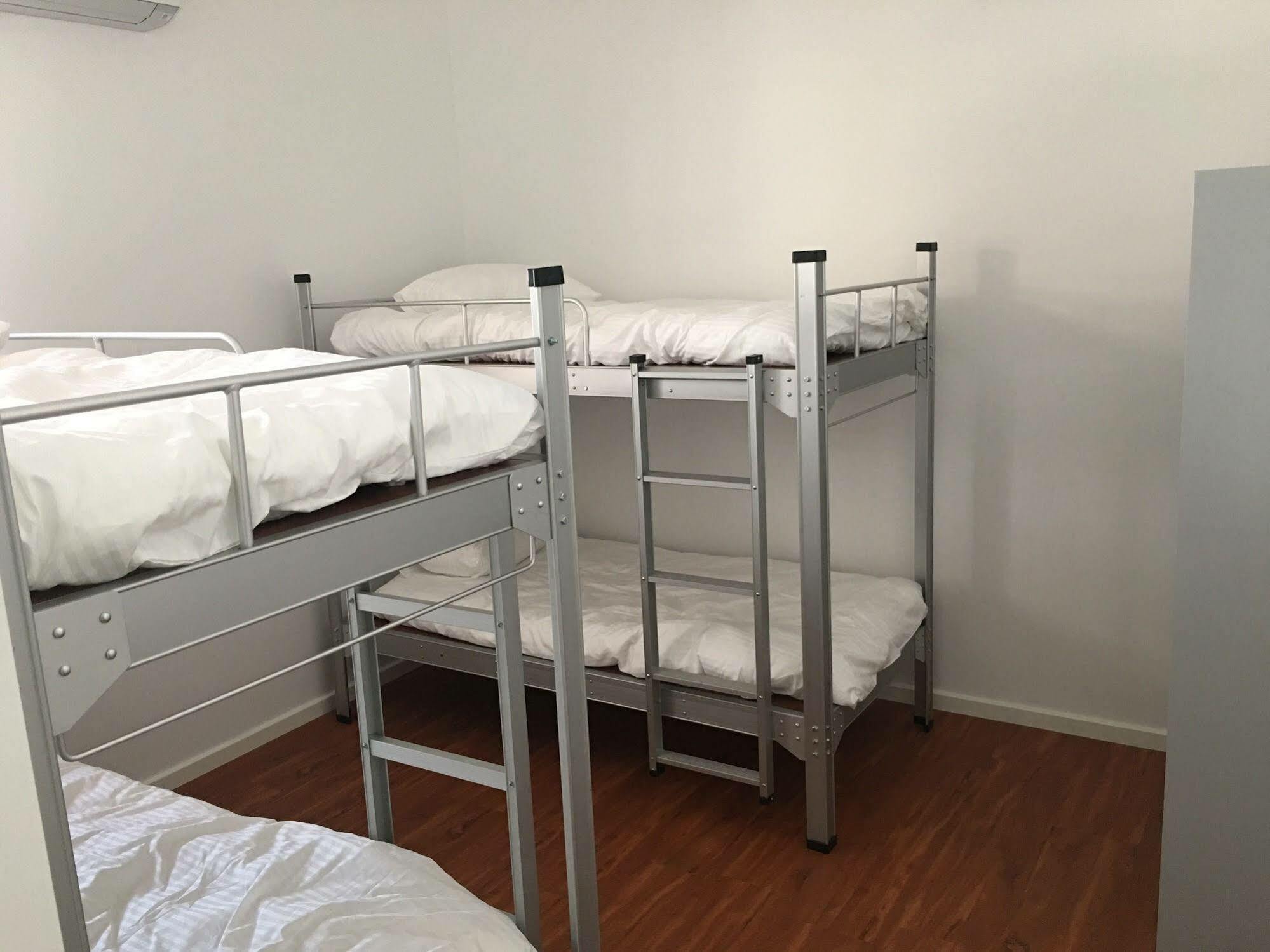 Downtown Backpackers Hostel Perth - Note - Valid Passport Required For Check In ภายนอก รูปภาพ