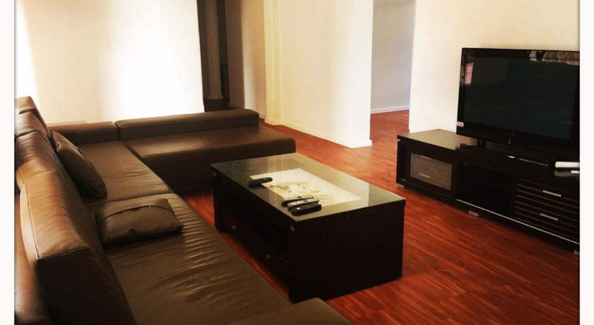 Downtown Backpackers Hostel Perth - Note - Valid Passport Required For Check In ภายนอก รูปภาพ