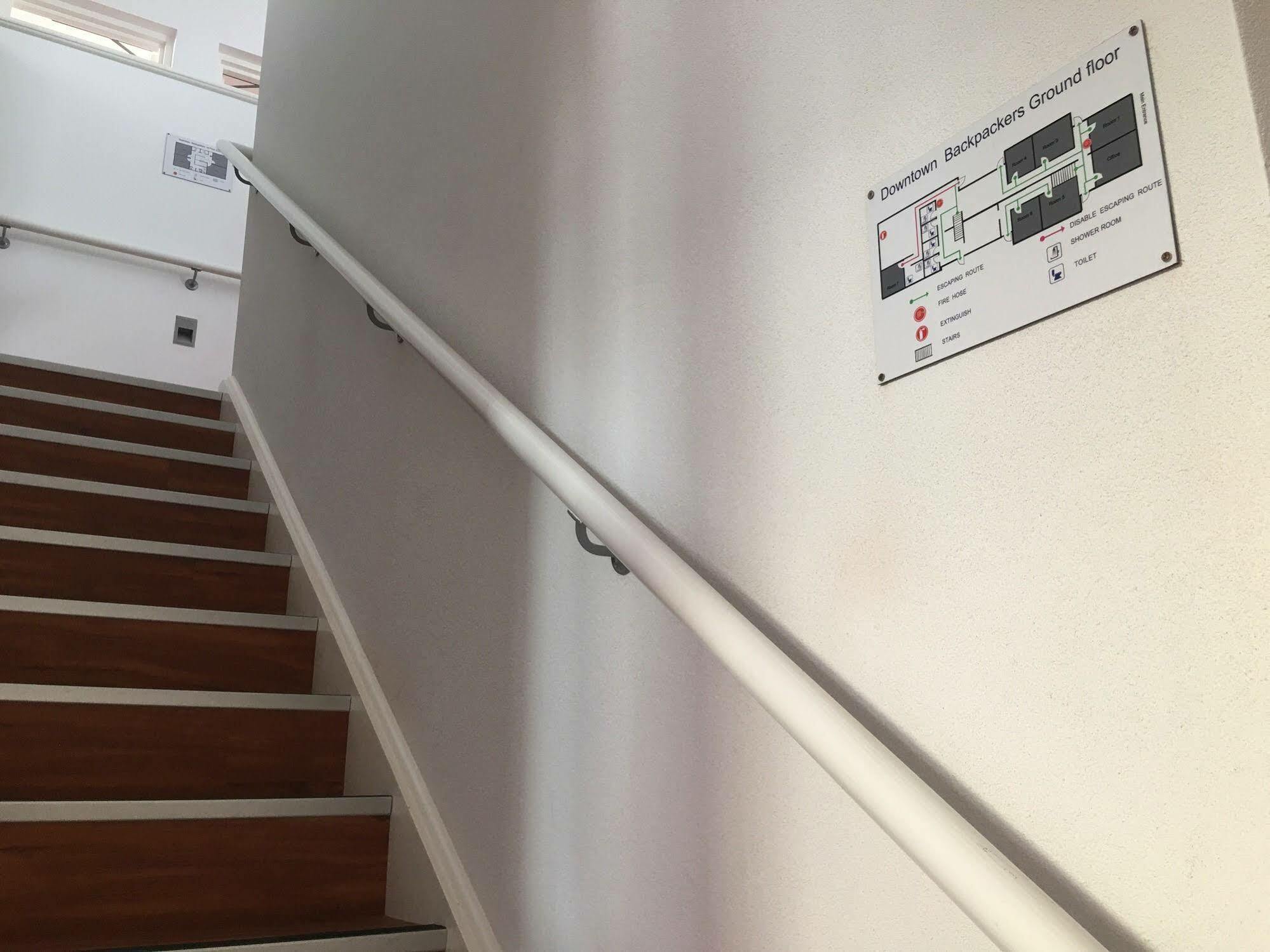 Downtown Backpackers Hostel Perth - Note - Valid Passport Required For Check In ภายนอก รูปภาพ